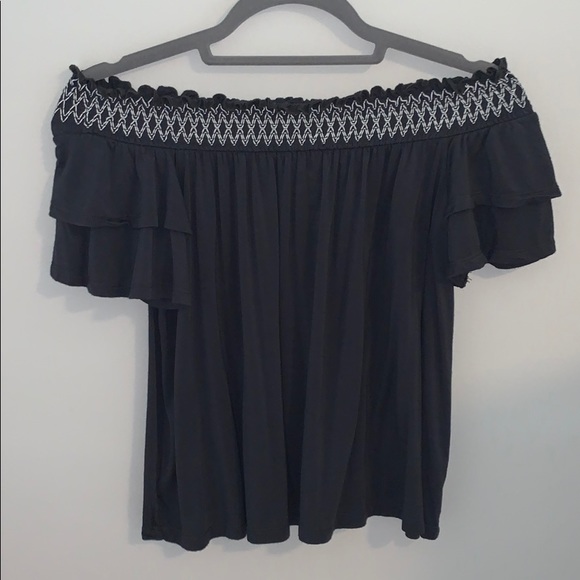 2 off the shoulder tops - Picture 3 of 5